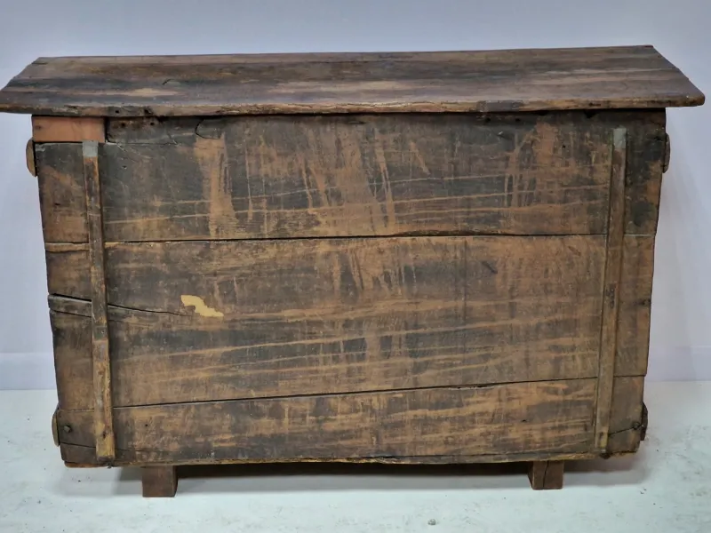 Pamono Sardinian Chest in Chestnut Wood, Mid-19th Century> Trunks Crates & Baskets