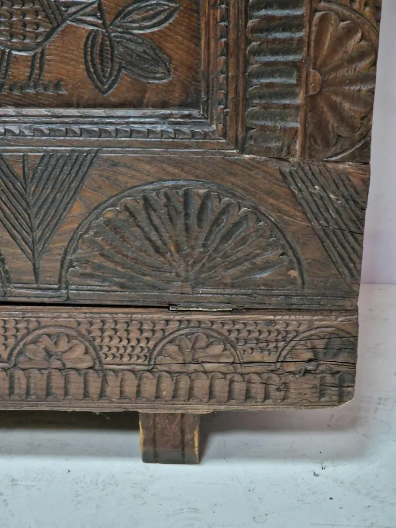 Pamono Sardinian Chest in Chestnut Wood, Mid-19th Century> Trunks Crates & Baskets