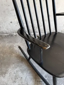 Pamono Scandinavian Black Windsor Style Rocking Chair><noscript><img width=