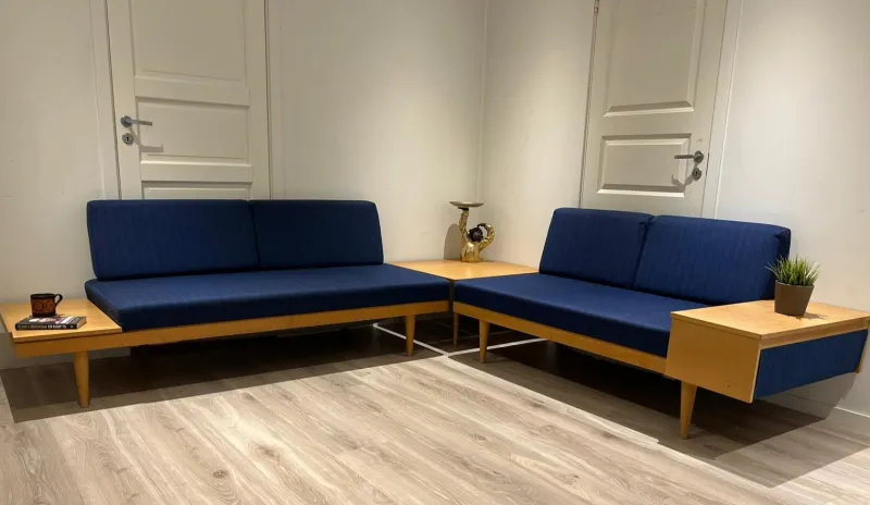 Outlet Pamono Scandinavian Dangle Daybeds and Table by Ingmar Relling & Haldor Vik for Ekornes, 1960s, Set of 3