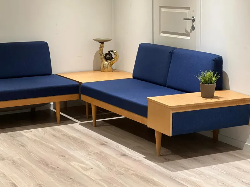 Outlet Pamono Scandinavian Dangle Daybeds and Table by Ingmar Relling & Haldor Vik for Ekornes, 1960s, Set of 3