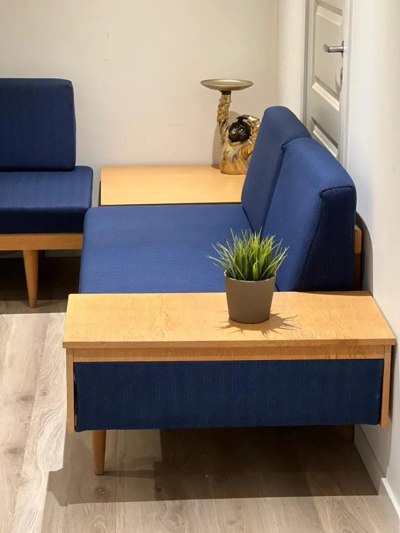 Outlet Pamono Scandinavian Dangle Daybeds and Table by Ingmar Relling & Haldor Vik for Ekornes, 1960s, Set of 3
