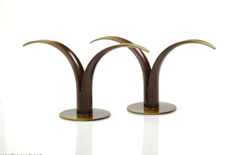 New Pamono Scandinavian Modern Liljan Candlesticks in Bronze by Ivar Ålenius Björk for Ystad Brons, 1940s, Set of 2