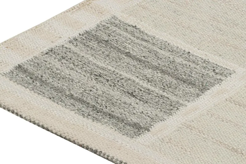 Pamono Scandinavian Style Kilim in Geometric Patterns from R&K Principal Jahanshah Nazmiyal> Carpets & Textiles|Carpets & Textiles