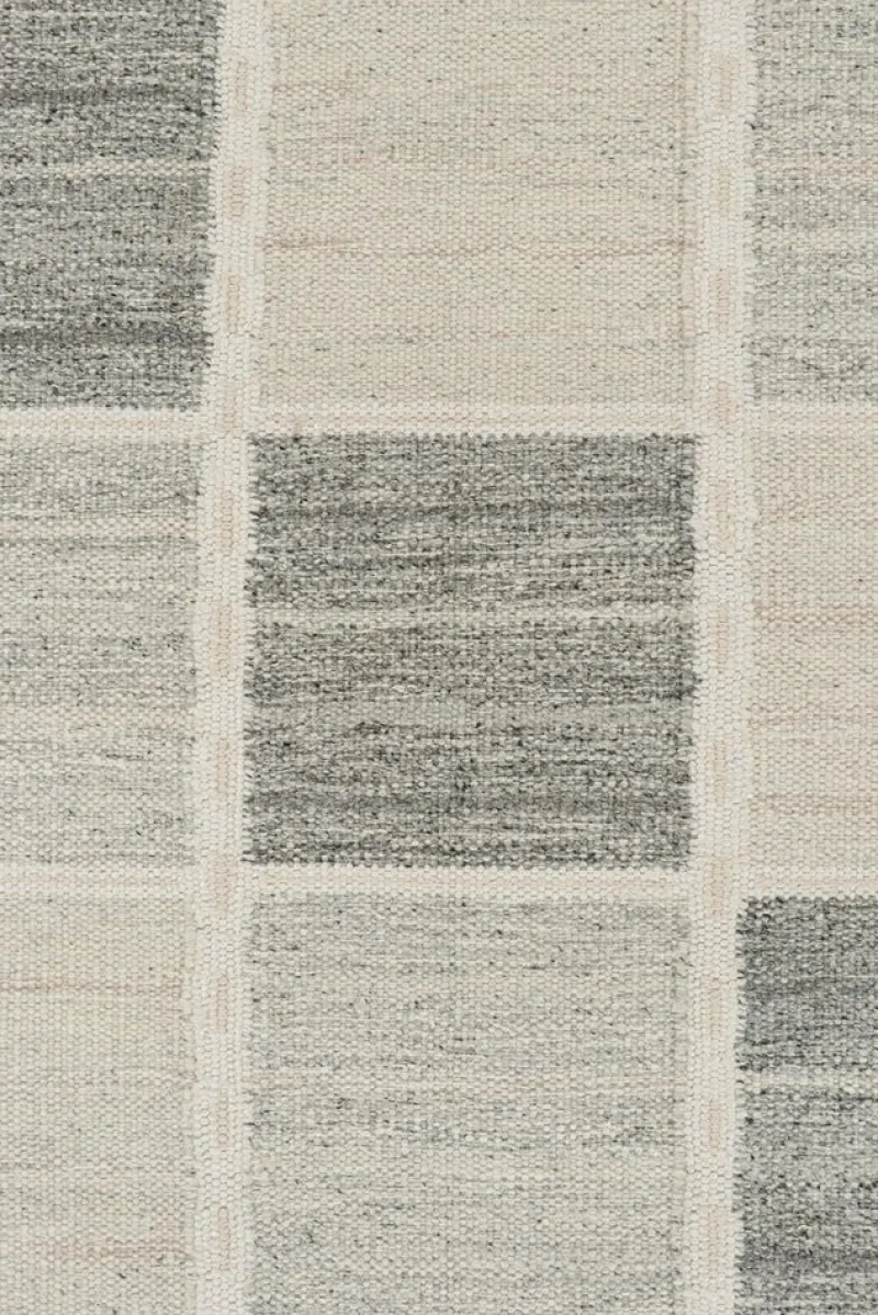 Pamono Scandinavian Style Kilim in Geometric Patterns from R&K Principal Jahanshah Nazmiyal> Carpets & Textiles|Carpets & Textiles