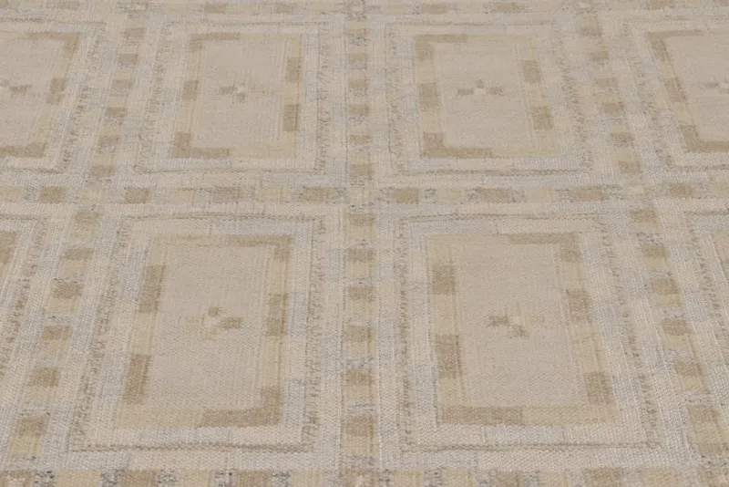 Discount Pamono Scandinavian Style Rug in Silk from R&K Principal Jahanshah Nazmiyal