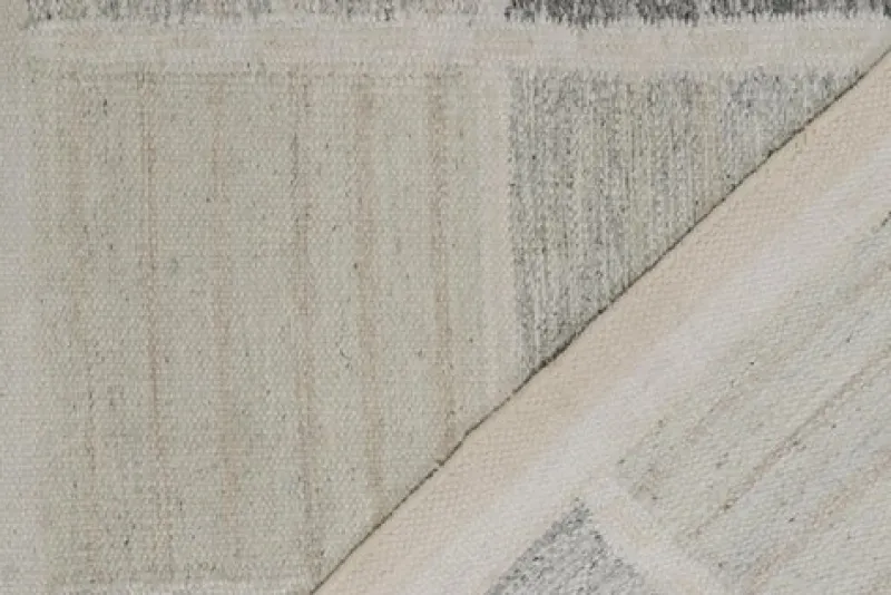 Hot Pamono Scandinavian Style Trapezoid Kilim Rug from R&K Principal Jahanshah Nazmiyal