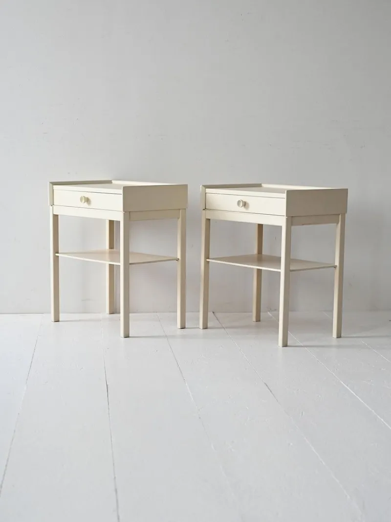 Pamono Scandinavian White Lacquered Bedside Tables, 1960s, Set of 2> Nightstands