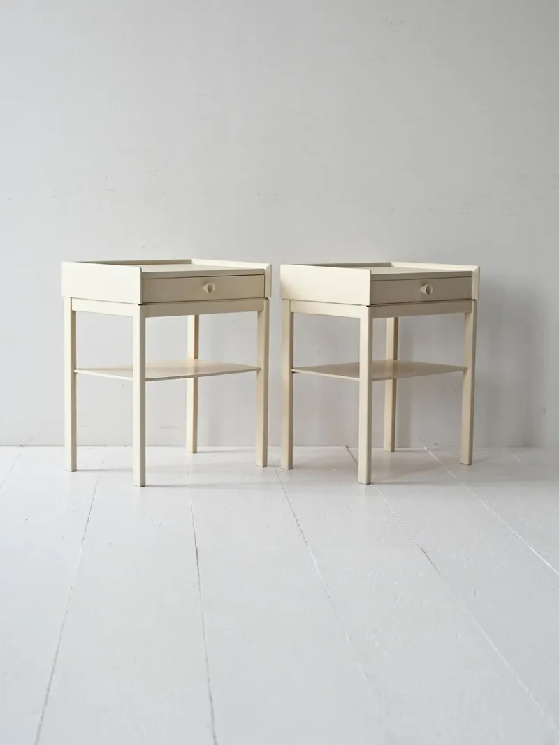 Pamono Scandinavian White Lacquered Bedside Tables, 1960s, Set of 2> Nightstands