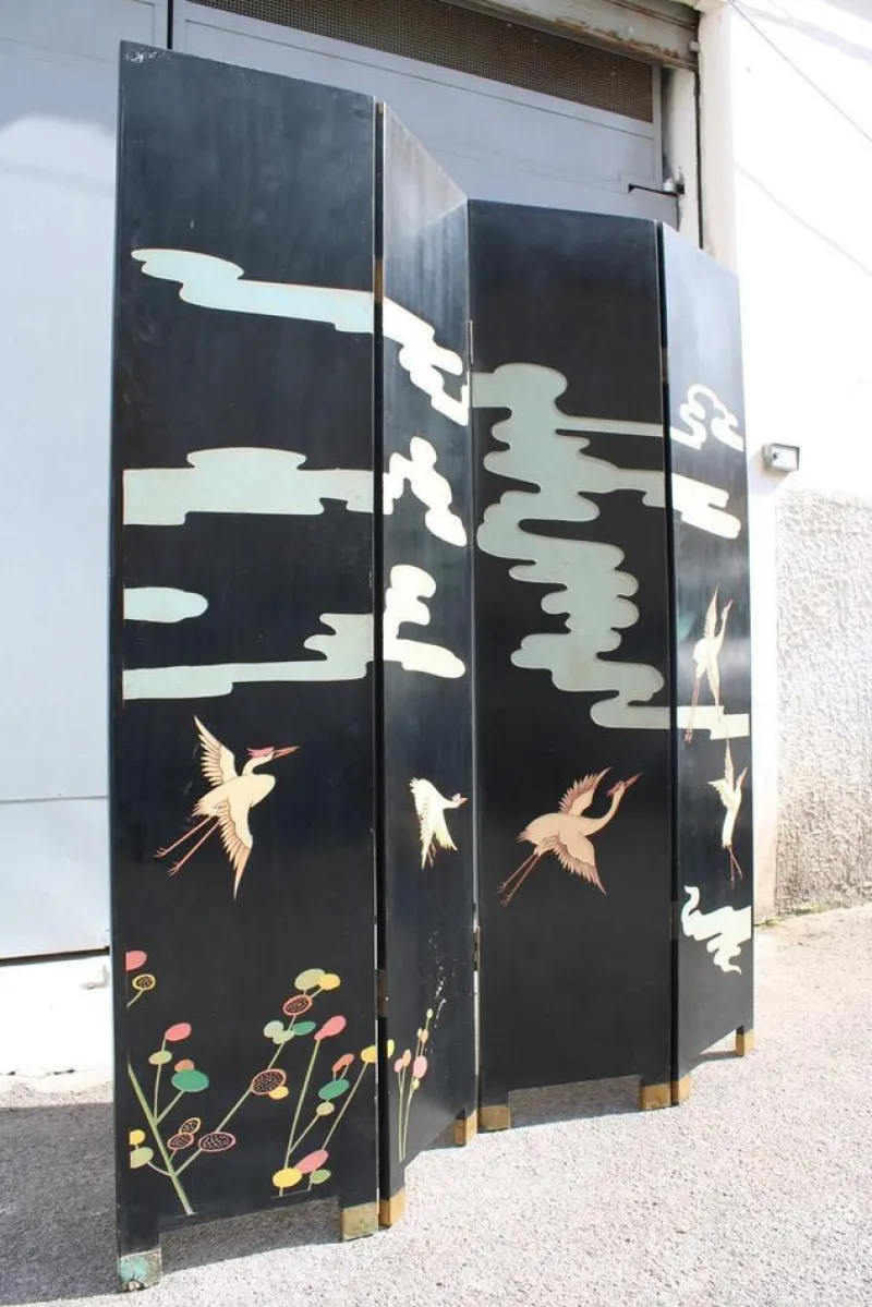 Pamono Screen in Chinese Lacquer with Enamel and Lotus Flower Decorations, 1950s> Room Dividers & Screens