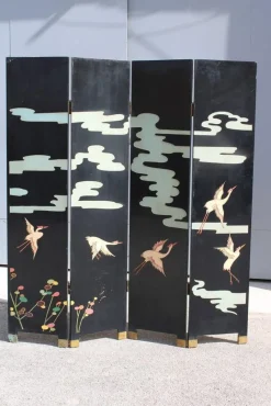 Pamono Screen in Chinese Lacquer with Enamel and Lotus Flower Decorations, 1950s><noscript><img width=