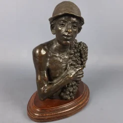 Pamono Sculpture Bust of a Peasant with Bunches of Grapes, Late 1800s, Bronze on a Wooden Base> Sculpture