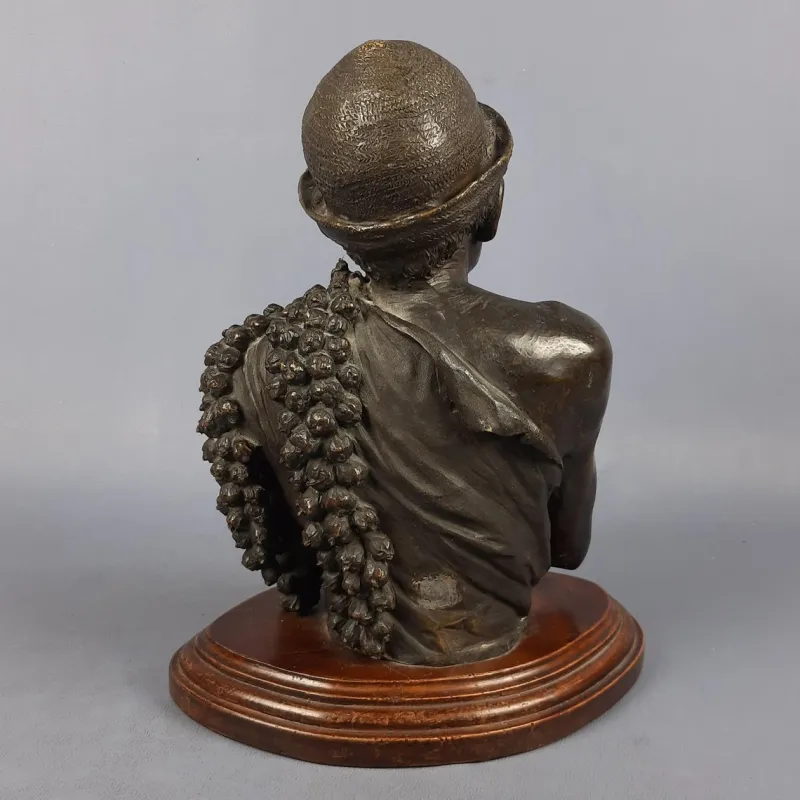 Pamono Sculpture Bust of a Peasant with Bunches of Grapes, Late 1800s, Bronze on a Wooden Base> Sculpture