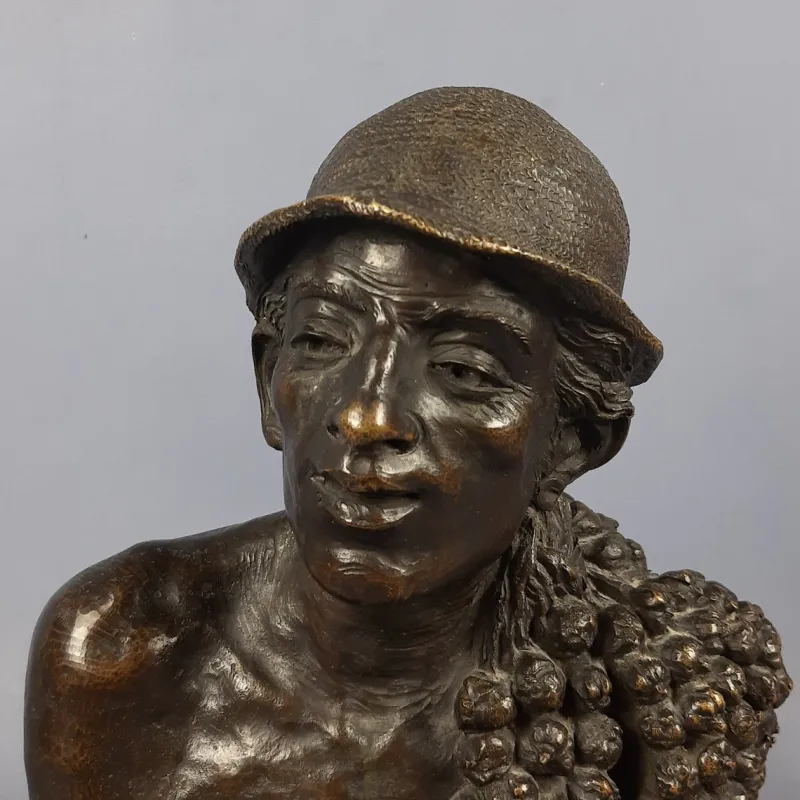 Pamono Sculpture Bust of a Peasant with Bunches of Grapes, Late 1800s, Bronze on a Wooden Base> Sculpture