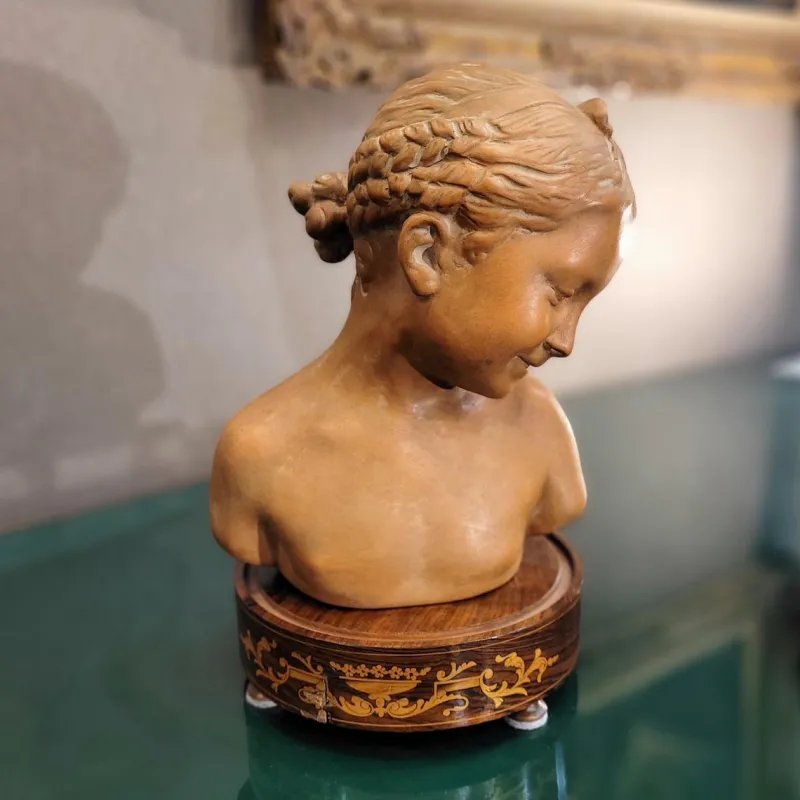 Pamono Sculpture Bust of Girl, 1940s, Terracotta> Sculpture