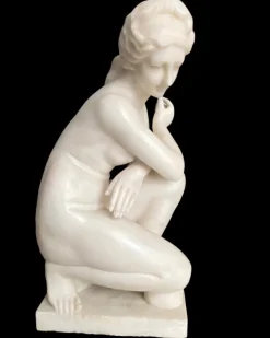 Clearance Pamono Sculpture of Crouching Venus, 20th Century, Marble