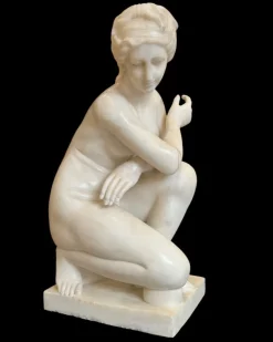 Clearance Pamono Sculpture of Crouching Venus, 20th Century, Marble