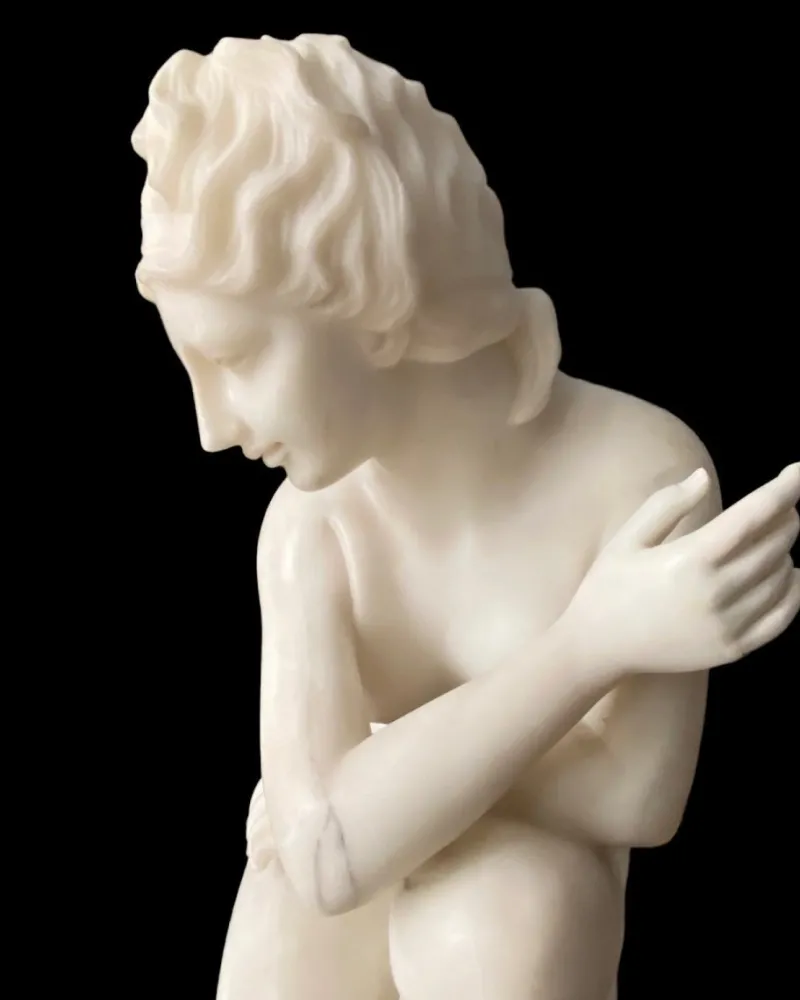 Clearance Pamono Sculpture of Crouching Venus, 20th Century, Marble