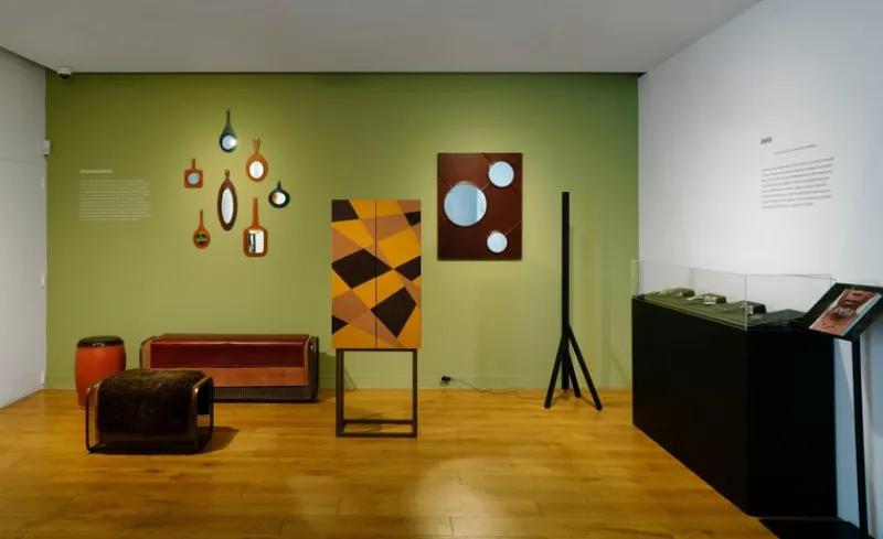 Pamono Seasons Mobile Cabinet in Laminated Wood with Metal and Leather by Oscar Maschera> Storage