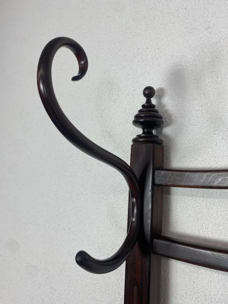 Discount Pamono Secession No. 905 Coat Hanger J&J Kohn, 1890s