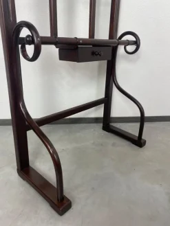 Discount Pamono Secession No. 905 Coat Hanger J&J Kohn, 1890s