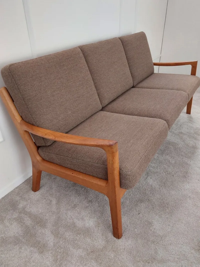 Hot Pamono Senator Three-Seater and Two-Armchair Set by Ole Wanscher for Poul Jeppesens, 1970s, Set of 3