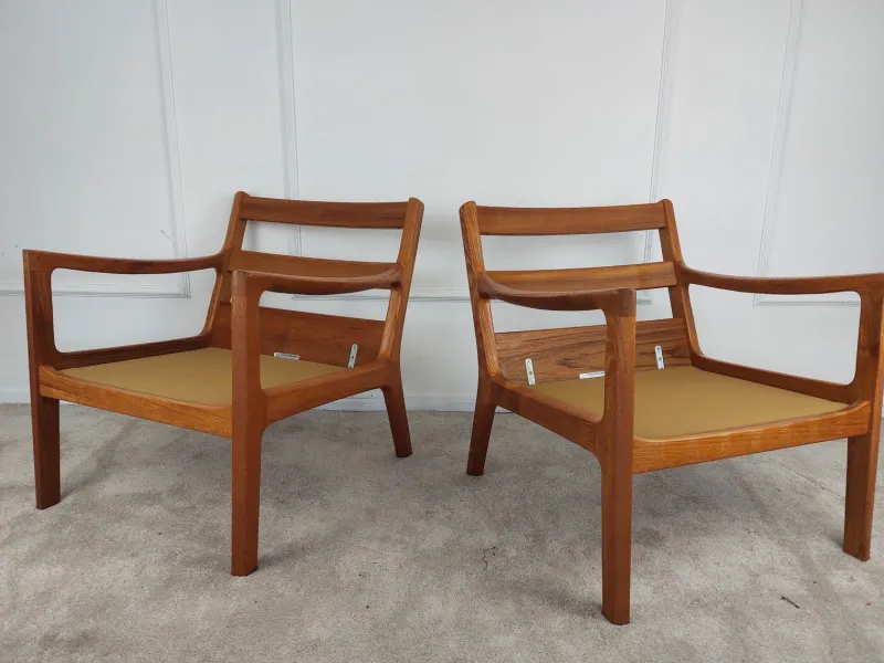 Hot Pamono Senator Three-Seater and Two-Armchair Set by Ole Wanscher for Poul Jeppesens, 1970s, Set of 3