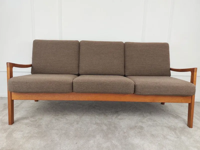 Hot Pamono Senator Three-Seater and Two-Armchair Set by Ole Wanscher for Poul Jeppesens, 1970s, Set of 3