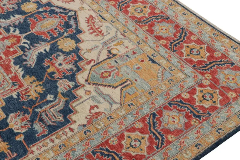 Hot Pamono Serapi Style Rug with Medallion Pattern from R&K Principal Jahanshah Nazmiyal