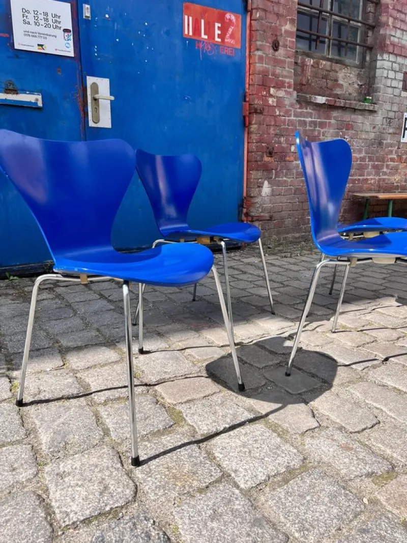 Pamono Series 7 Chairs in Royal Blue by Arne Jacobsen for Fritz Hansen, Set of 4> Side Chairs & Dining Chairs