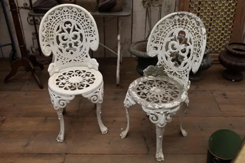 Pamono Set of Cast Aluminium Garden Chairs with Original Paint> Garden Seating