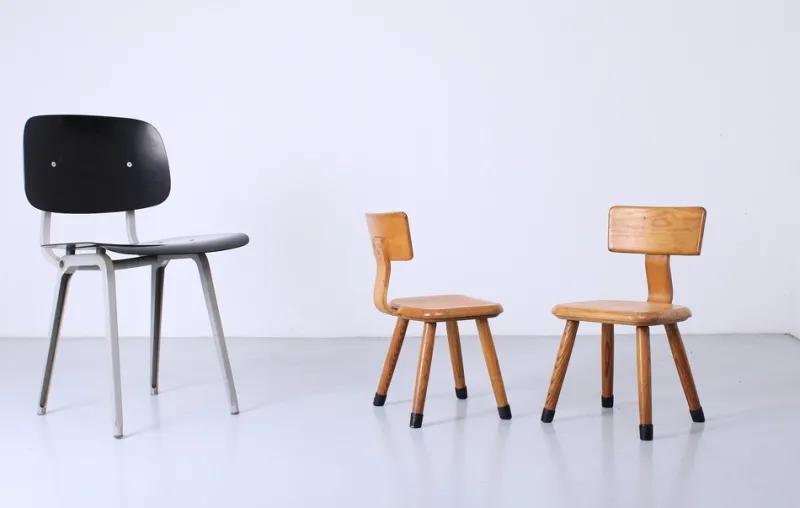 Pamono Set of Children's Chairs in Beech Wood by VD Woude, 1950s> Children's Chairs