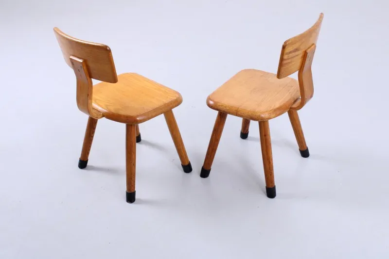 Pamono Set of Children's Chairs in Beech Wood by VD Woude, 1950s> Children's Chairs
