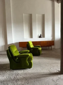 Pamono Set of German Green Velvet Chairs, 1970s> Lounge Chairs & Armchairs