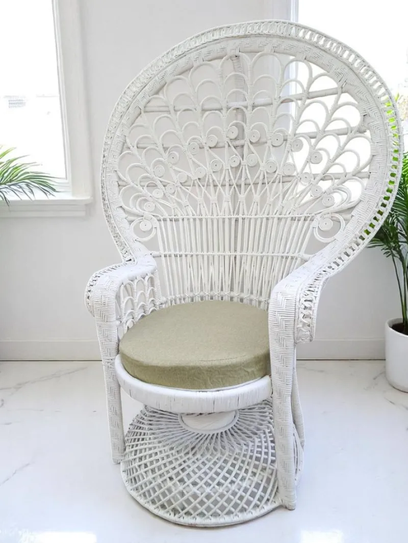 Sale Pamono Set of Mid-Century White Rattan & Wicker Peacock Chair and Ottoman, 1970s