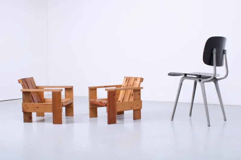Pamono Set of Pine Crate Wood Children's Chairs in the style of Gerrit Rietveld, 1980s> Children's Chairs