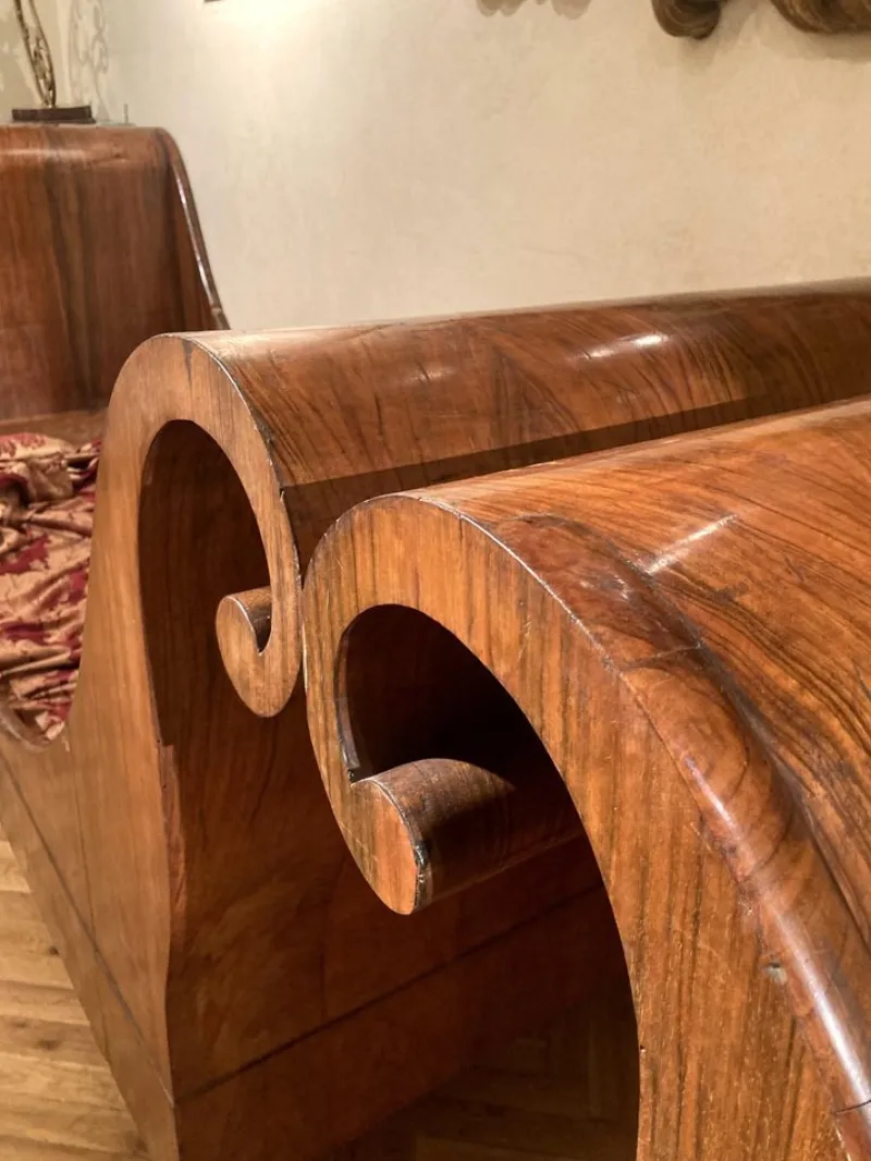 Pamono Set of 19th Century Italian Empire Flamed Walnut Sleigh Beds or Daybeds> Daybeds & Chaises Lounges