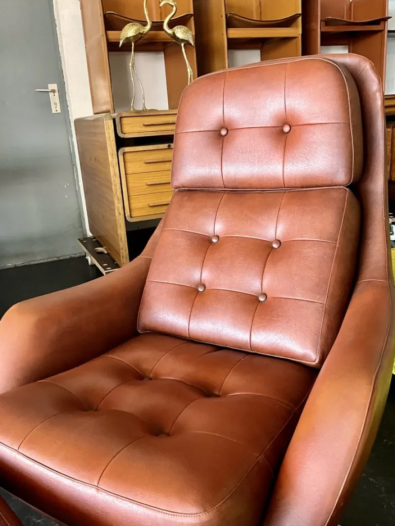 Pamono Set of Vintage Vinyl Leather Lounge Swivel Chair and Ottoman in Cognac Brown, 1970s> Office Chairs