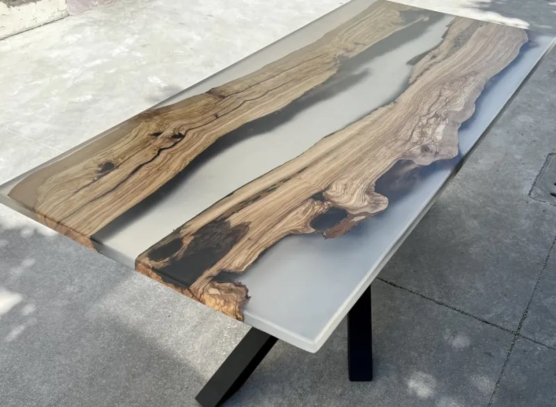 Pamono Seta Table in Epoxy Resin by Andrea Toffanin for Hood - Back & Forth Design> Tables