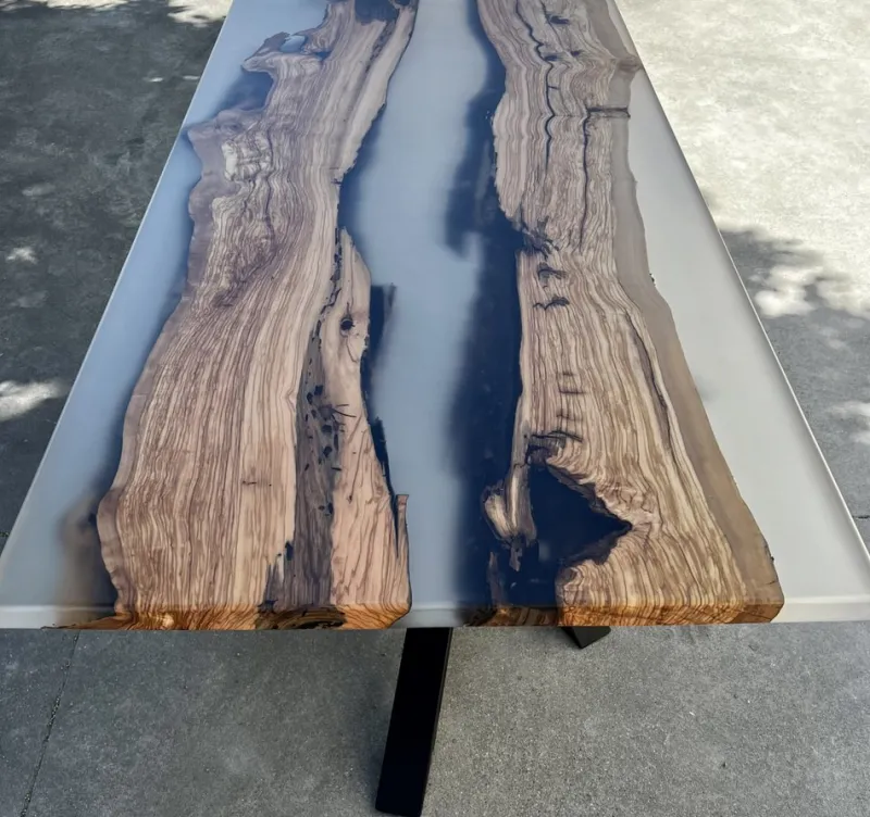 Pamono Seta Table in Epoxy Resin by Andrea Toffanin for Hood - Back & Forth Design> Tables