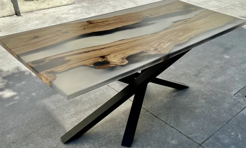 Pamono Seta Table in Epoxy Resin by Andrea Toffanin for Hood - Back & Forth Design> Tables