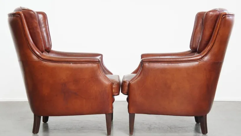 Pamono Sheepskin Chesterfield Armchairs and Ottoman, Set of 3> Lounge Chairs & Armchairs