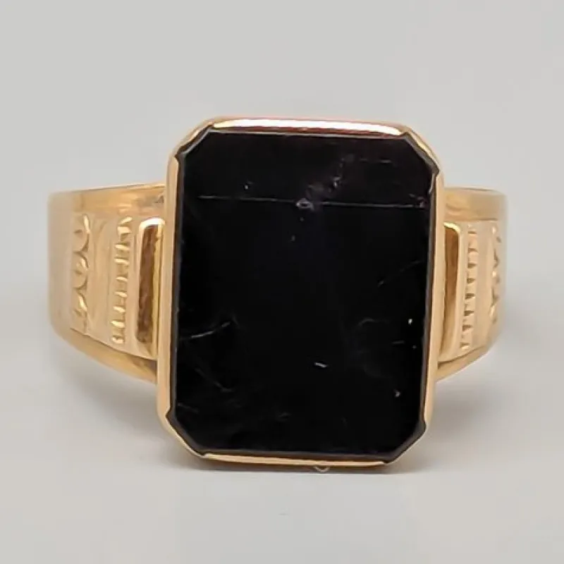 Discount Pamono Signet Ring in Gold with Onyx