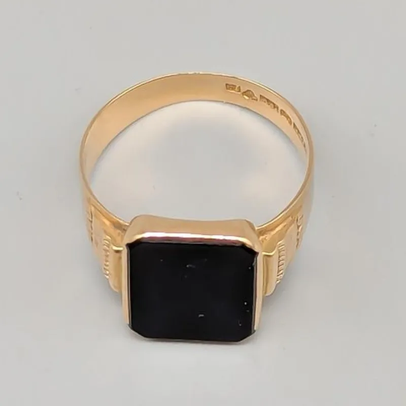 Discount Pamono Signet Ring in Gold with Onyx