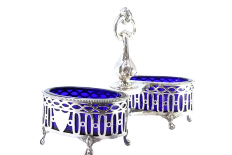 Best Pamono Silver and Blue Glass Salt and Pepper Shakers with Cut-Outs and Claw-Shaped Feet, Set of 3