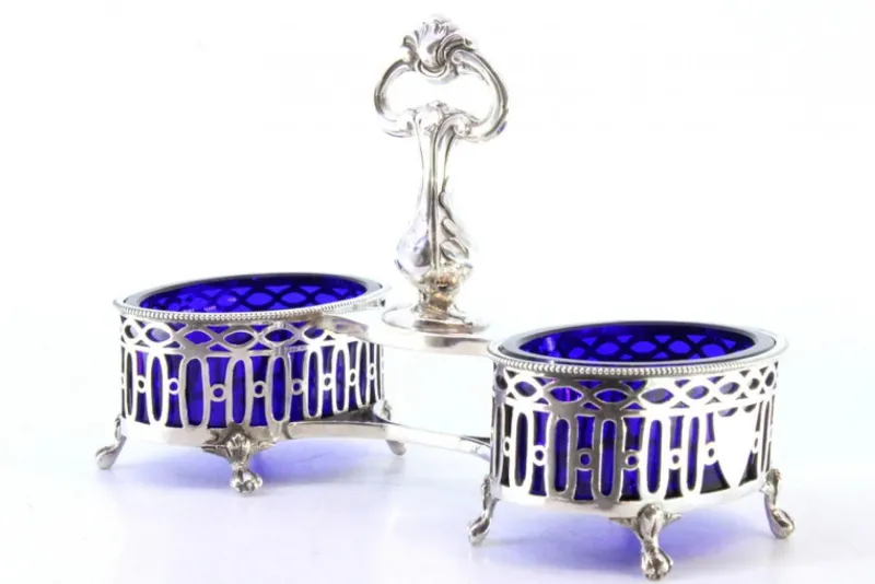 Best Pamono Silver and Blue Glass Salt and Pepper Shakers with Cut-Outs and Claw-Shaped Feet, Set of 3