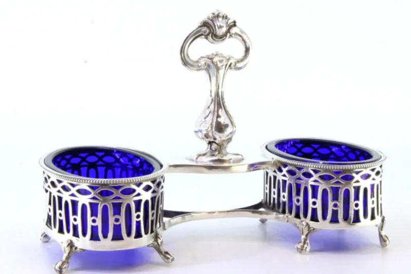 Pamono Silver and Blue Glass Salt and Pepper Shakers with Cut-Outs and Claw-Shaped Feet, Set of 3> Salt & Pepper Shakers