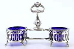 Pamono Silver and Blue Glass Salt and Pepper Shakers with Cut-Outs and Claw-Shaped Feet, Set of 3><noscript><img width=