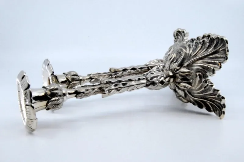 Pamono Silver Candlesticks Embossed with Acanthus Leaves and Resting on Three Feet, Set of 2> Candleholders