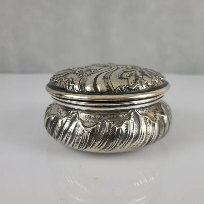 Pamono Silver Candy Box with Minerva Hallmark, 1890s> Trunks Crates & Baskets